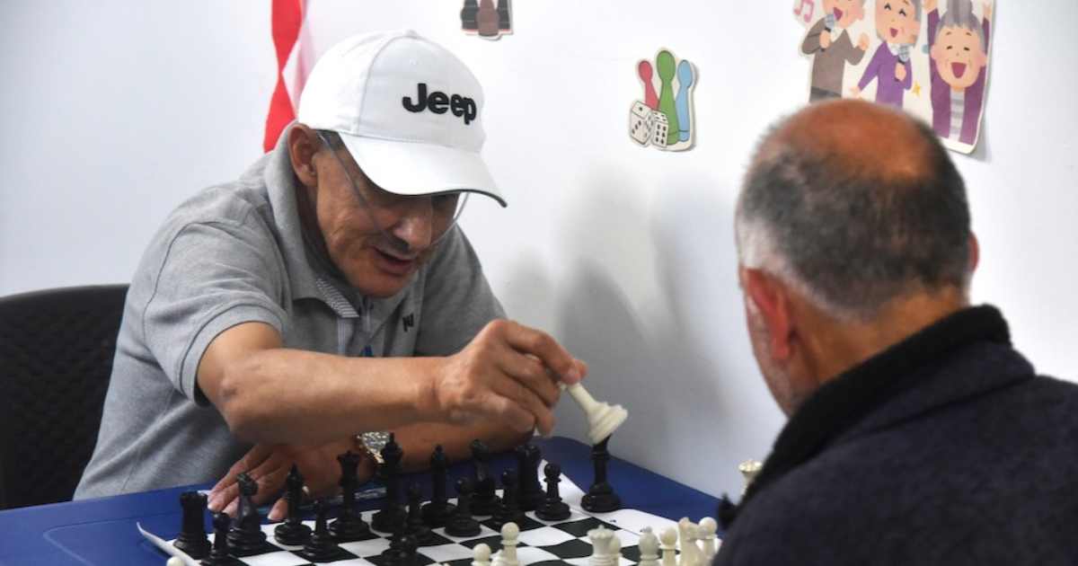 Imagen de Jhon Atonio jugando ajedrez