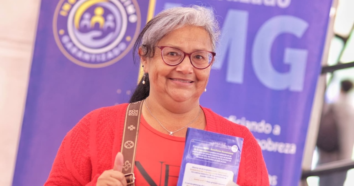 Imagen de una señora sonriendo 