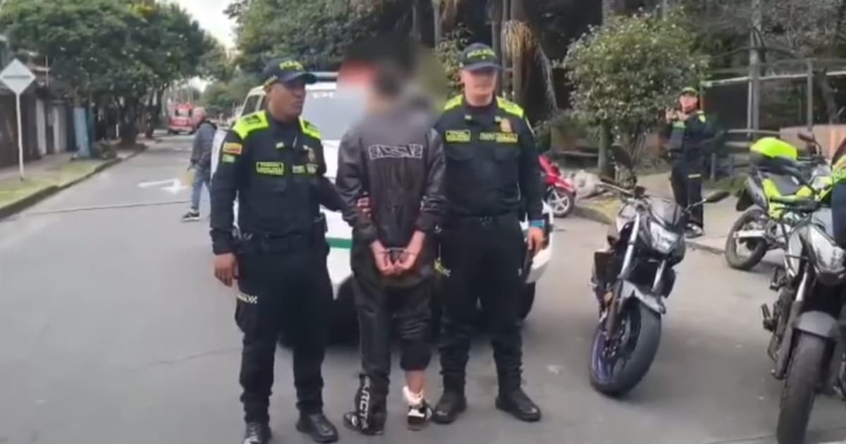 Capturado con un brazalete del INPEC.