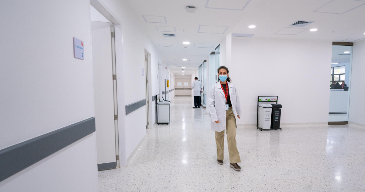 Foto de una sala de espera de un hospital de Bogotá 