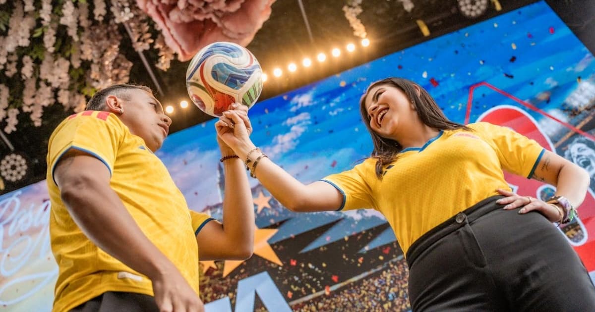 Foto del lanzamiento de la Oferta Mundialista y sitios para vivir el Mundial 2026 en Bogotá.