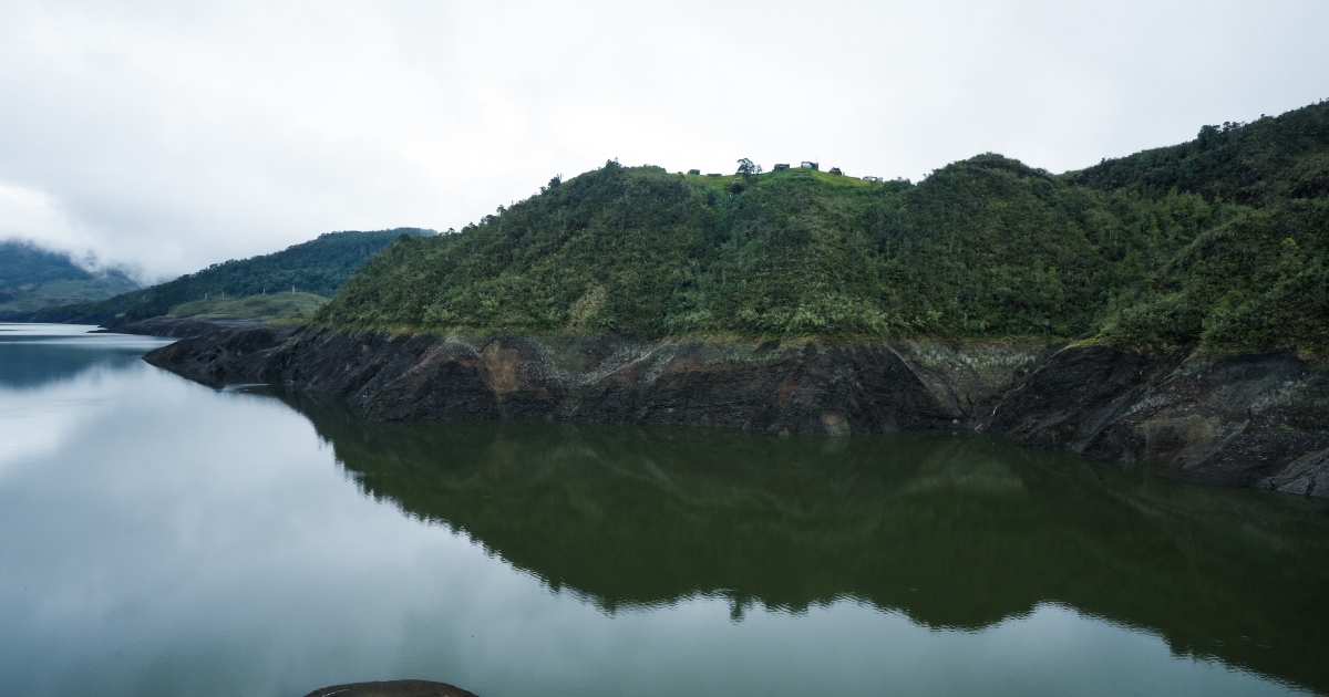 Foto que muestra un embalse 