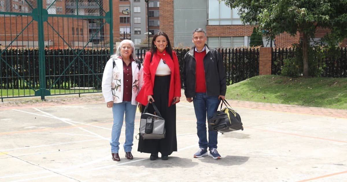 familia realiza simulacro de evacuación en Bogotá