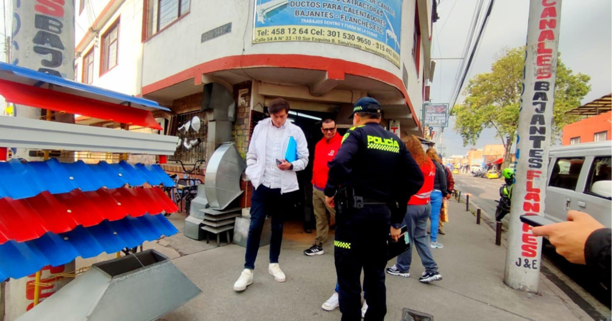 Foto de funcionarios del Distrito en operativo de seguridad