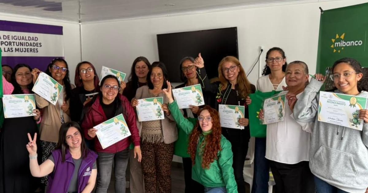 15 mujeres fueron reconocidas por participar en dos o más sesiones de este programa.