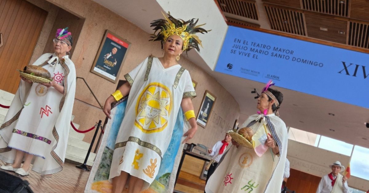 Imagen de Teatro en la Biblioteca Pública Julio Mario Santo Domingo 