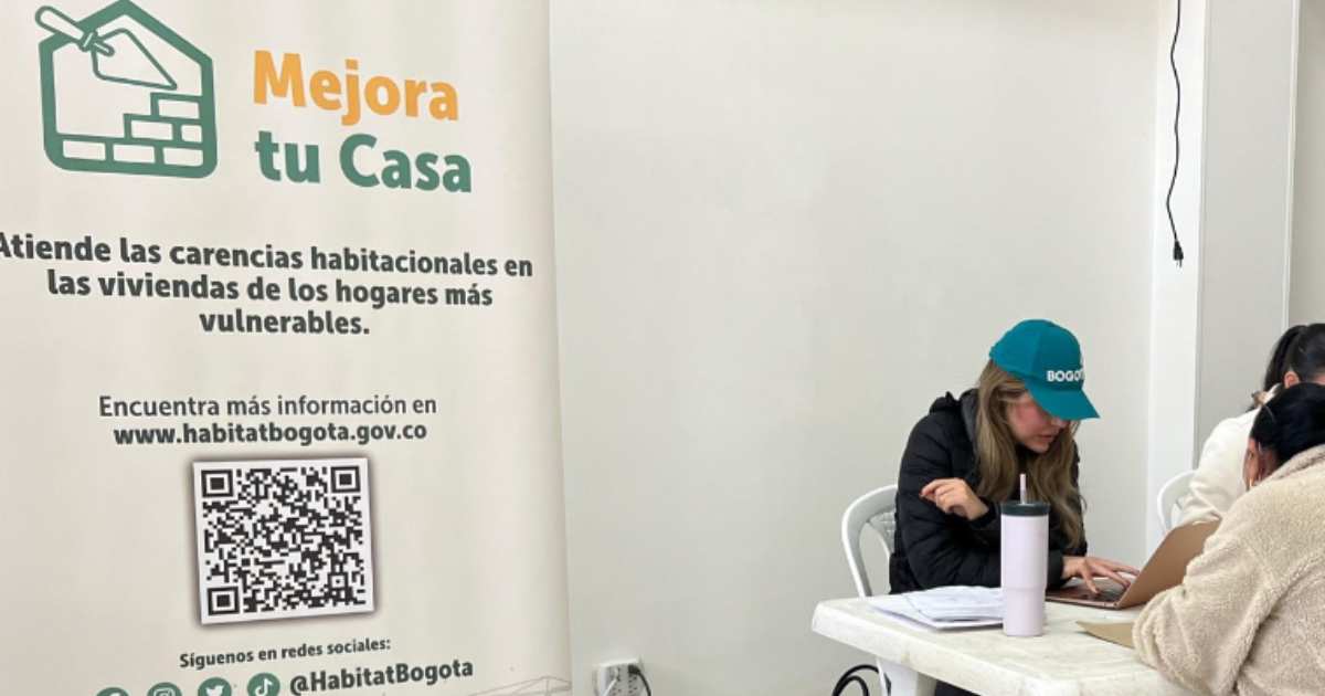 Foto que muestra personas hablando