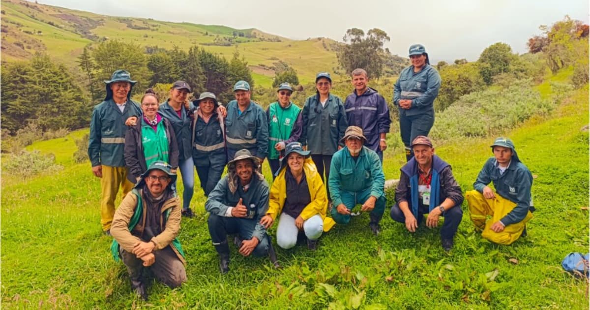 Grupo del Jardín Botánico de Bogotá participa en restauración de bosque nativo en ruralidad de Usme