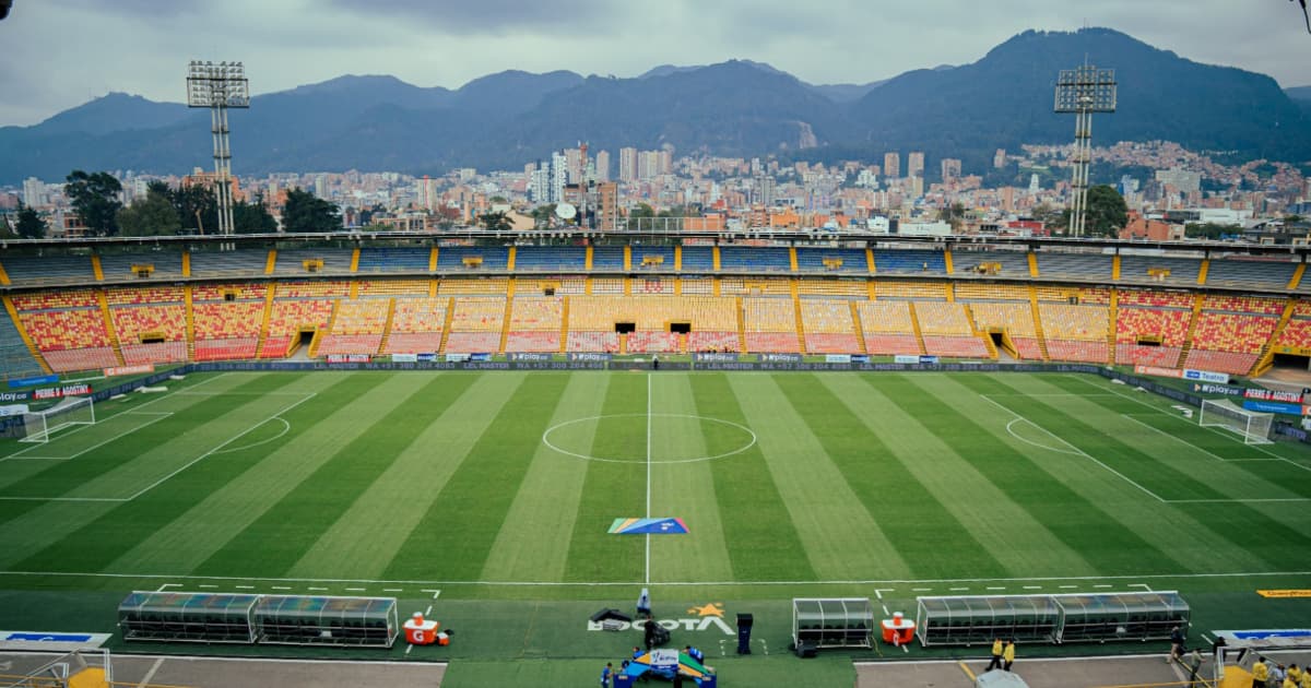 Foto de la gramilla del estadio Nemesio Camacho El Campín de Bogotá