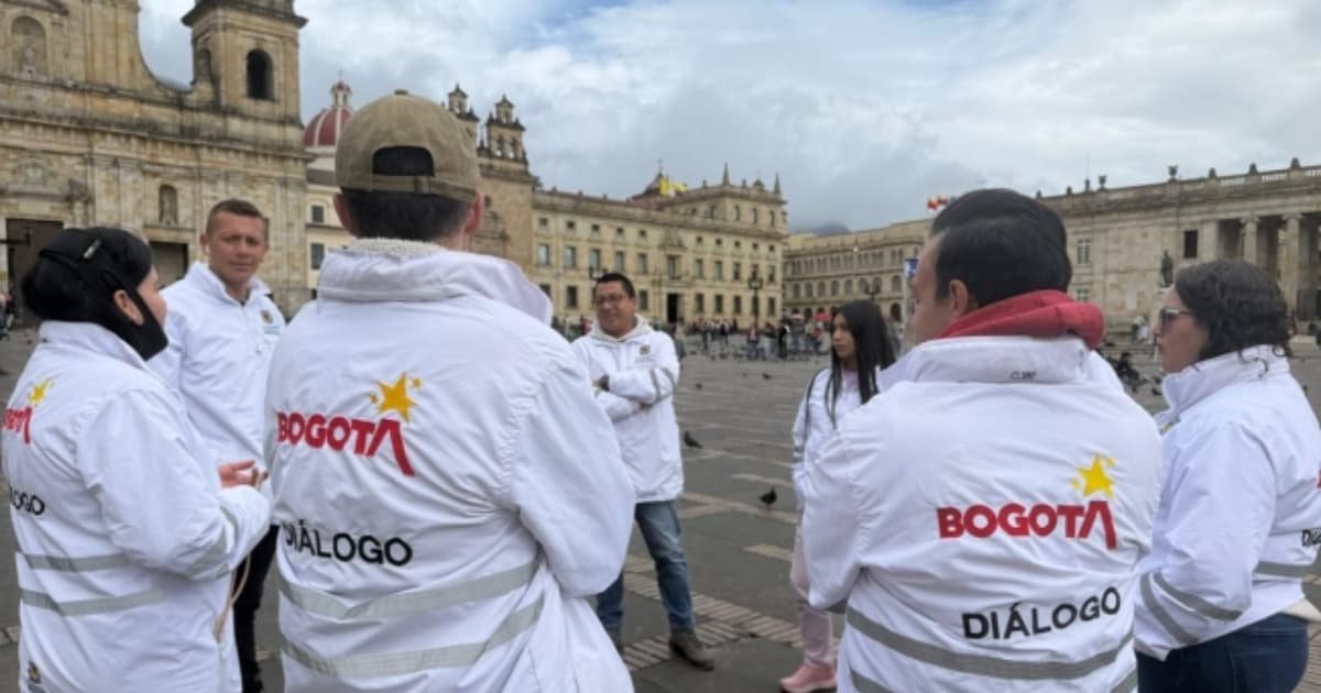 Gestores y gestoras de Diálogo Social reunidos en la Plaza de Bolívar