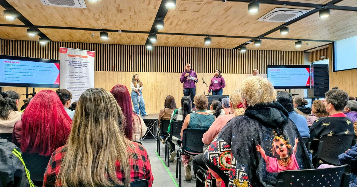 Foto de una charla ciudadana en la localidad de Kennedy