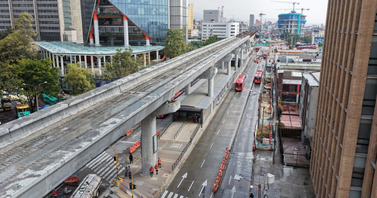 Foto de un frente de obra del Metro Bogotá
