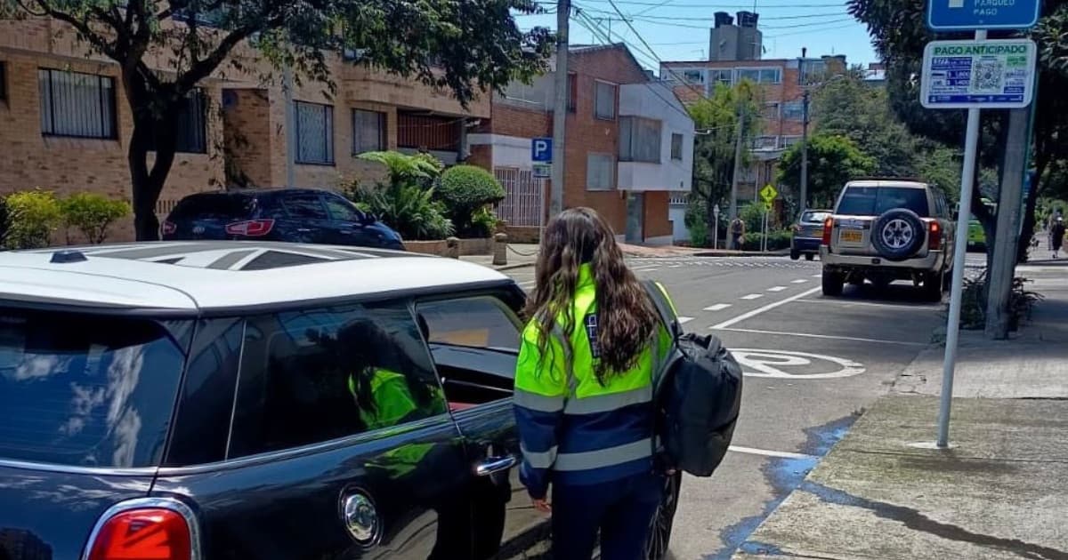 Foto de un zona de parqueo pago de Bogotá