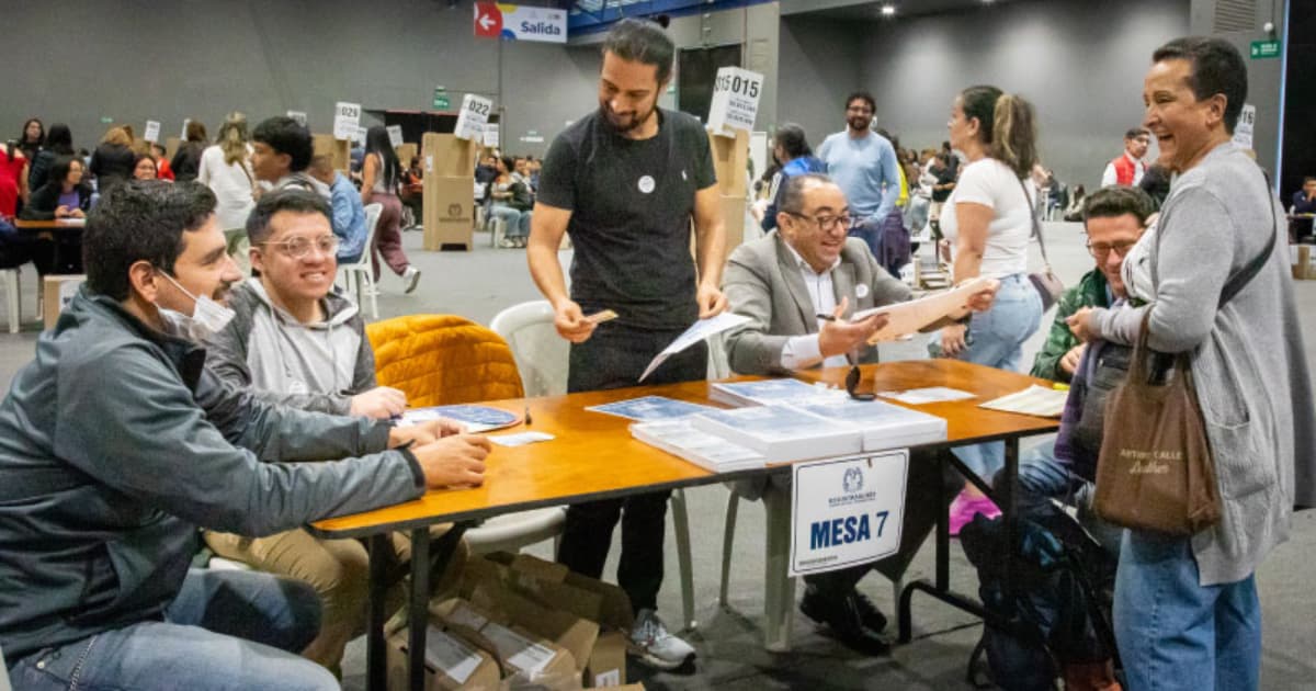 Jurados en mesas de votación