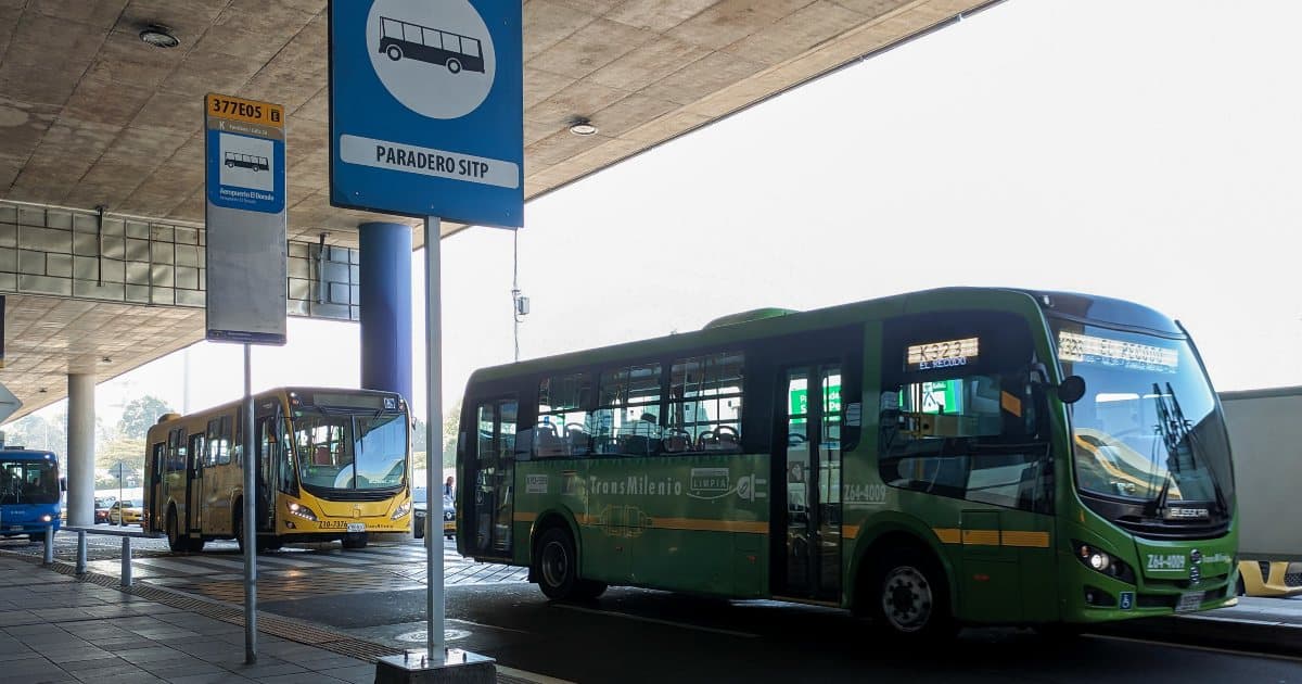 Foto de buses de TransMilenio
