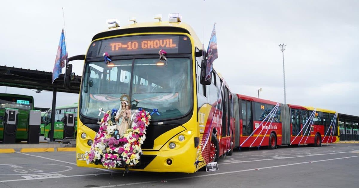 Foto de un bus de TransMilenio