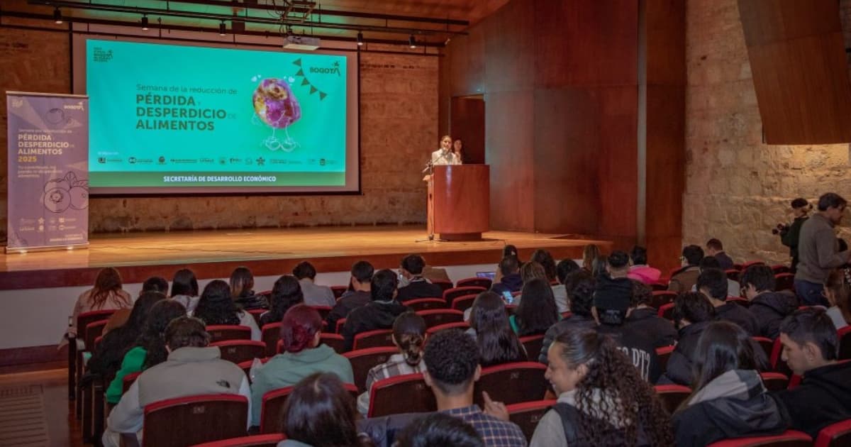 Foto de uno de los foros de Semana por la Reducción de Pérdidas en Bogotá.