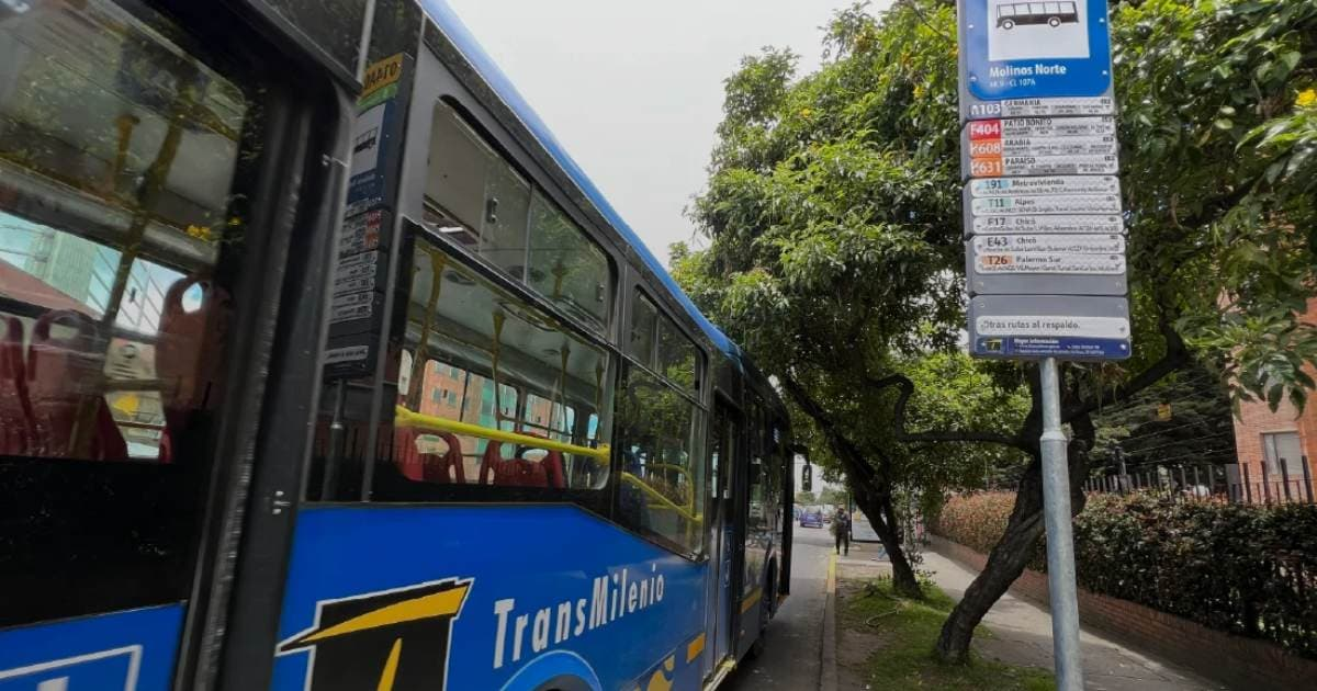 Foto de un bus de TransMilenio
