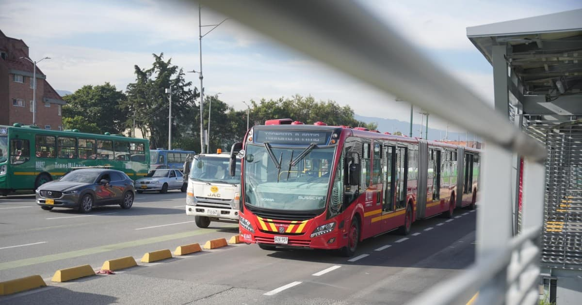 Foto de un bus de TransMilenio