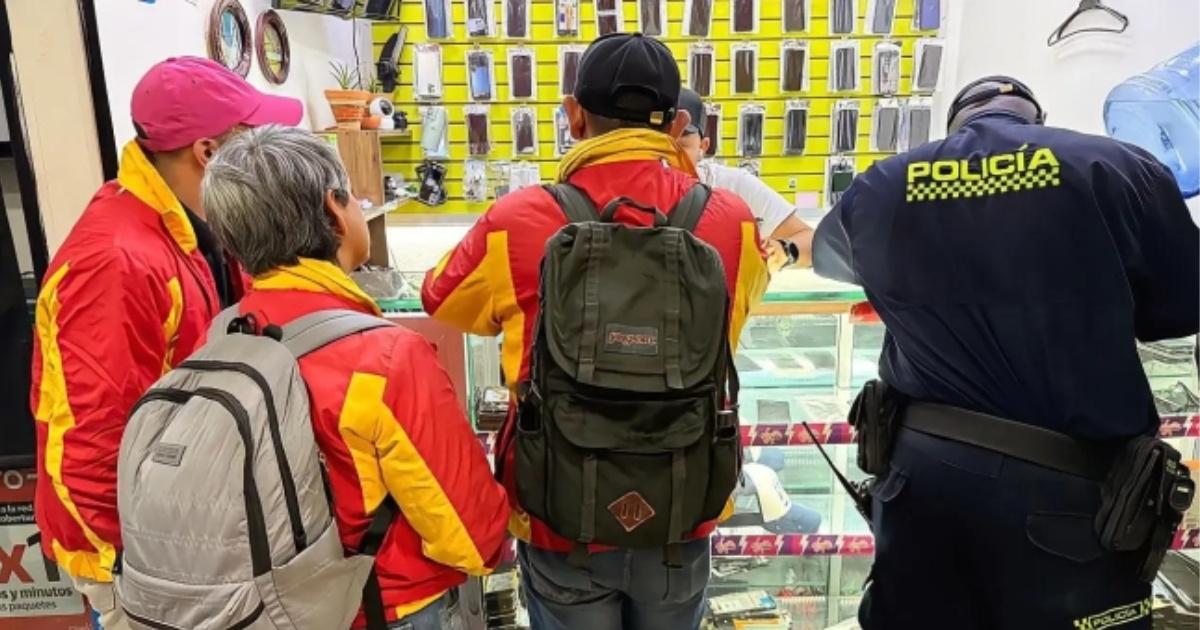 Foto de funcionarios del distrito en operativo de seguridad