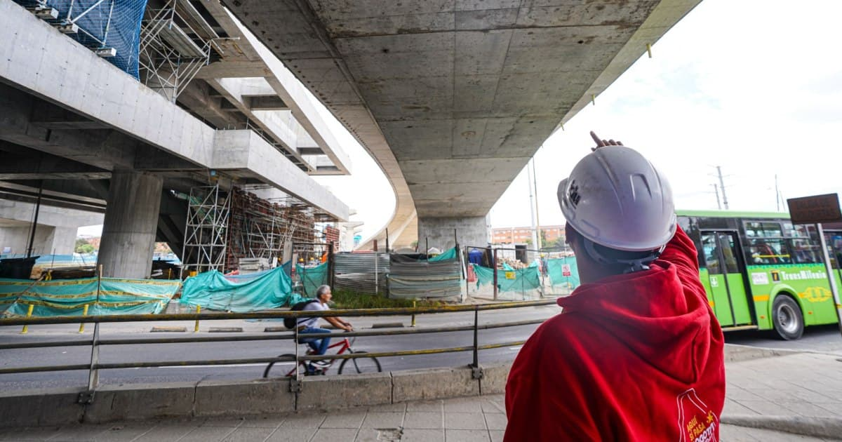 Foto de verificación del estado de los puentes en Bogotá