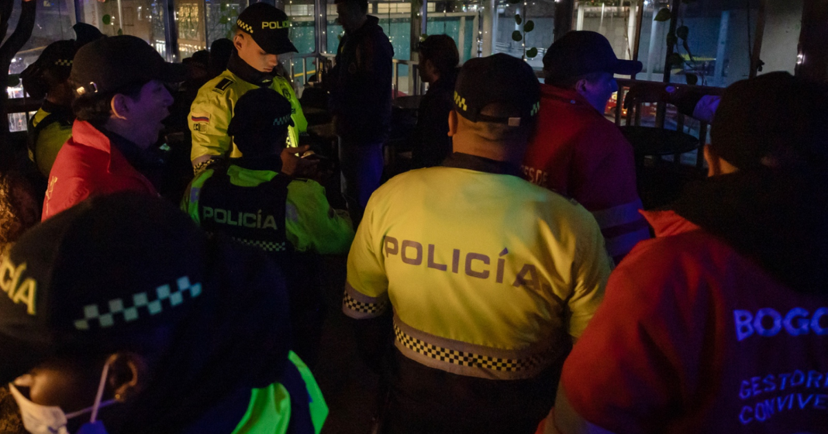 Foto de funcionarios del distrito en operativo de seguridad