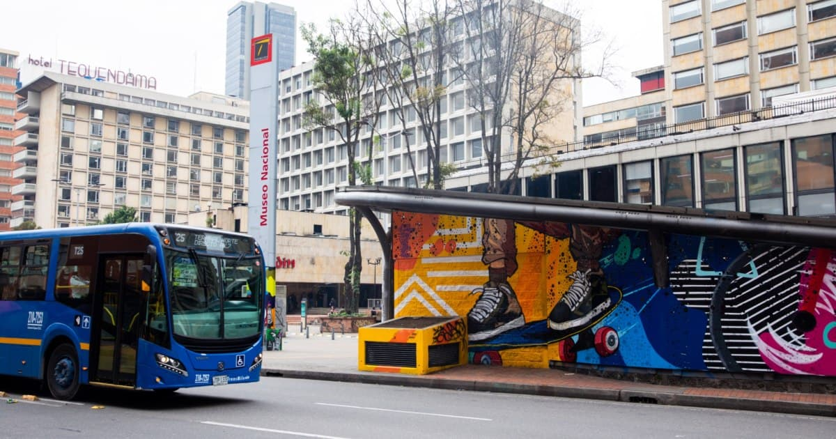Foto de un bus de TransMilenio