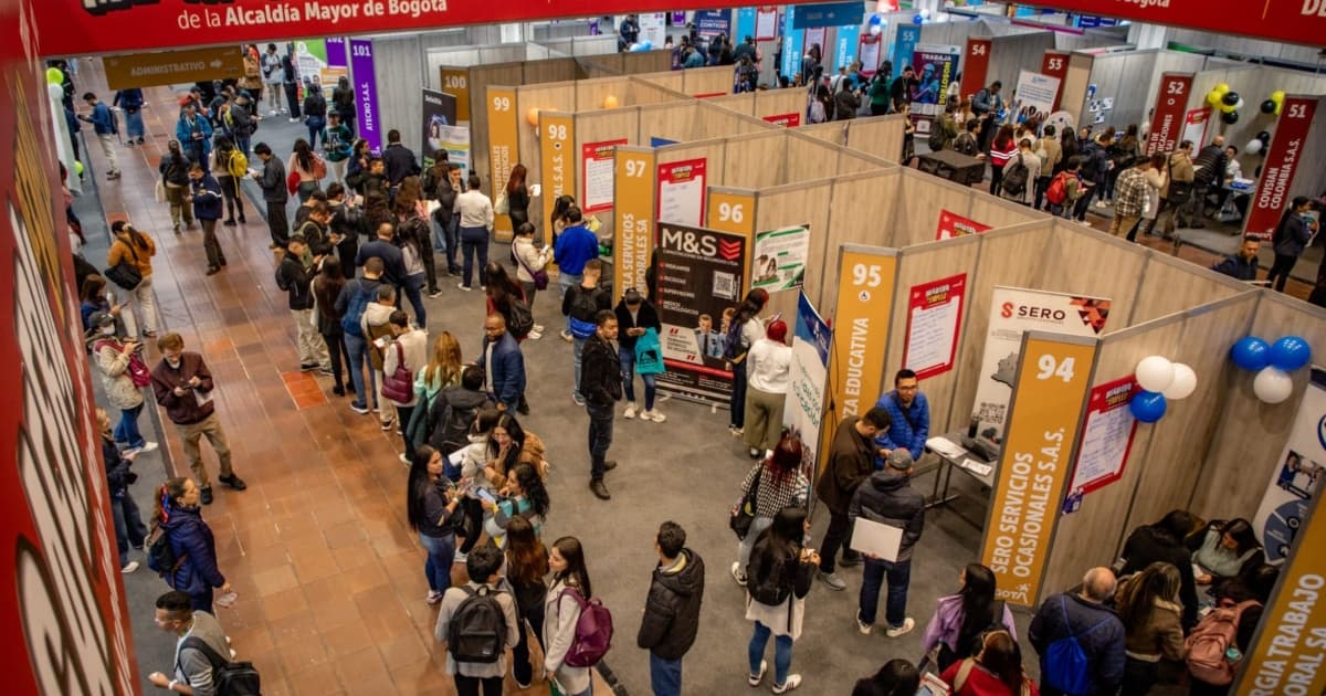 Participantes en la Megaferia de empleo.