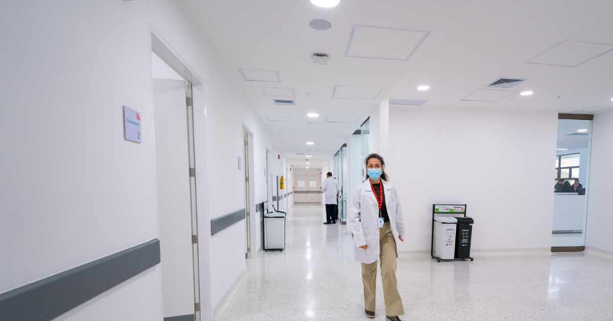 Foto de una sala de espera de una hospital de Bogotá