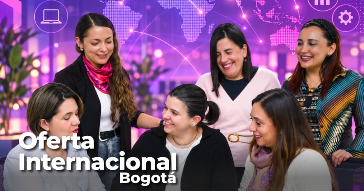 Foto de mujeres en una reunión en un encuentro en Bogotá.