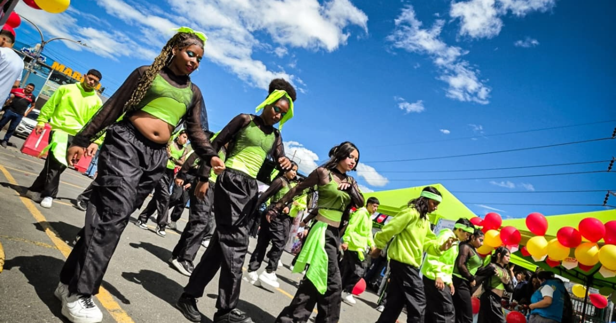 Foto de un desfile en Bogotá
