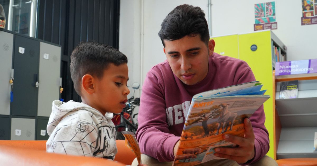 Imagen de Usuarios de BibloRed en actividades de lectura