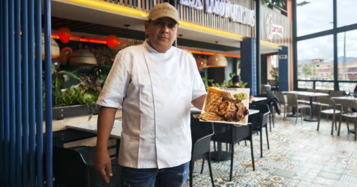 Foto de un comerciante durante 'Parrilla Fest' en Bogotá.