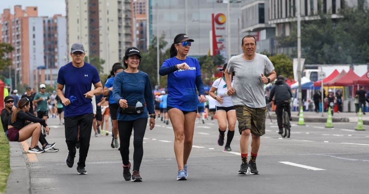 Bogotanos realizan actividad física en Ciclovía