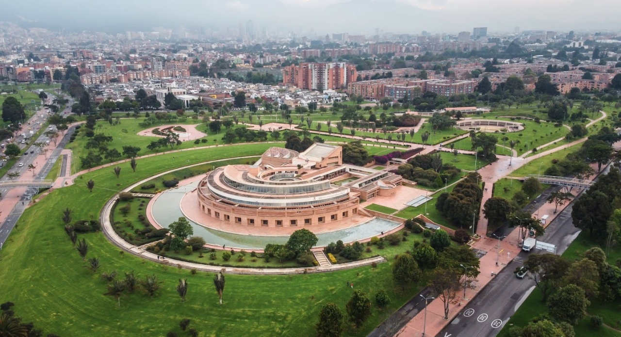 Imagen panorámica de la Biblioteca Pública Virgilio barco