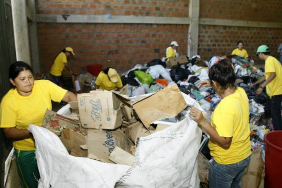 Recicladores Abren Nueva Bodega Para Pesar El Material Reutilizable ...