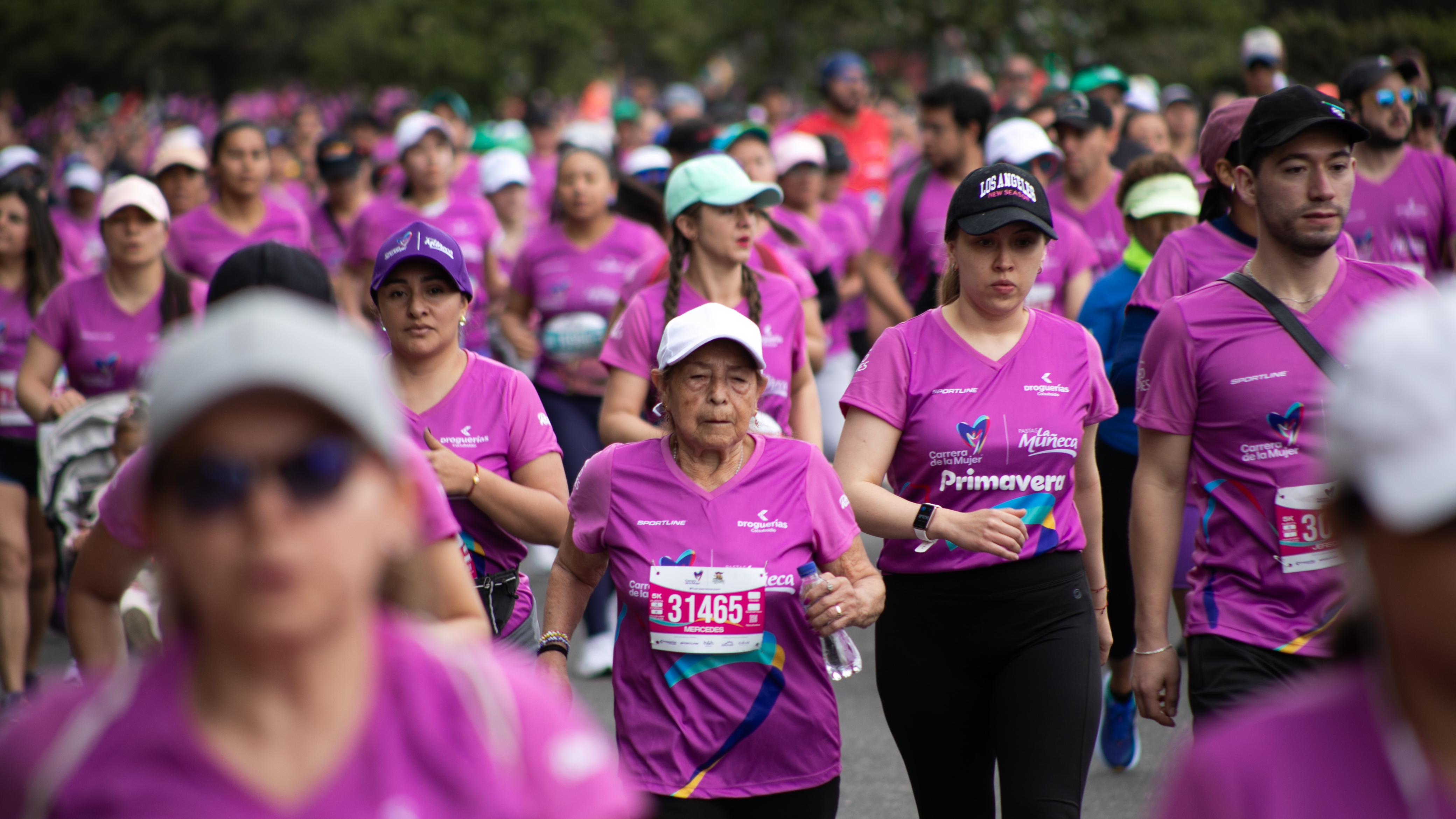 17000 personas asistieron a la carrera de la mujer