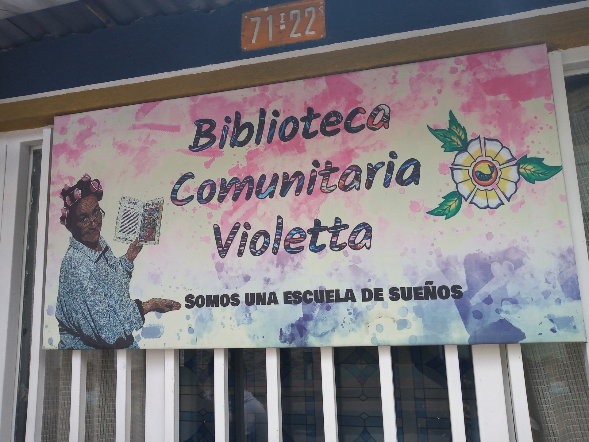 Biblioteca Comunitaria Violetta