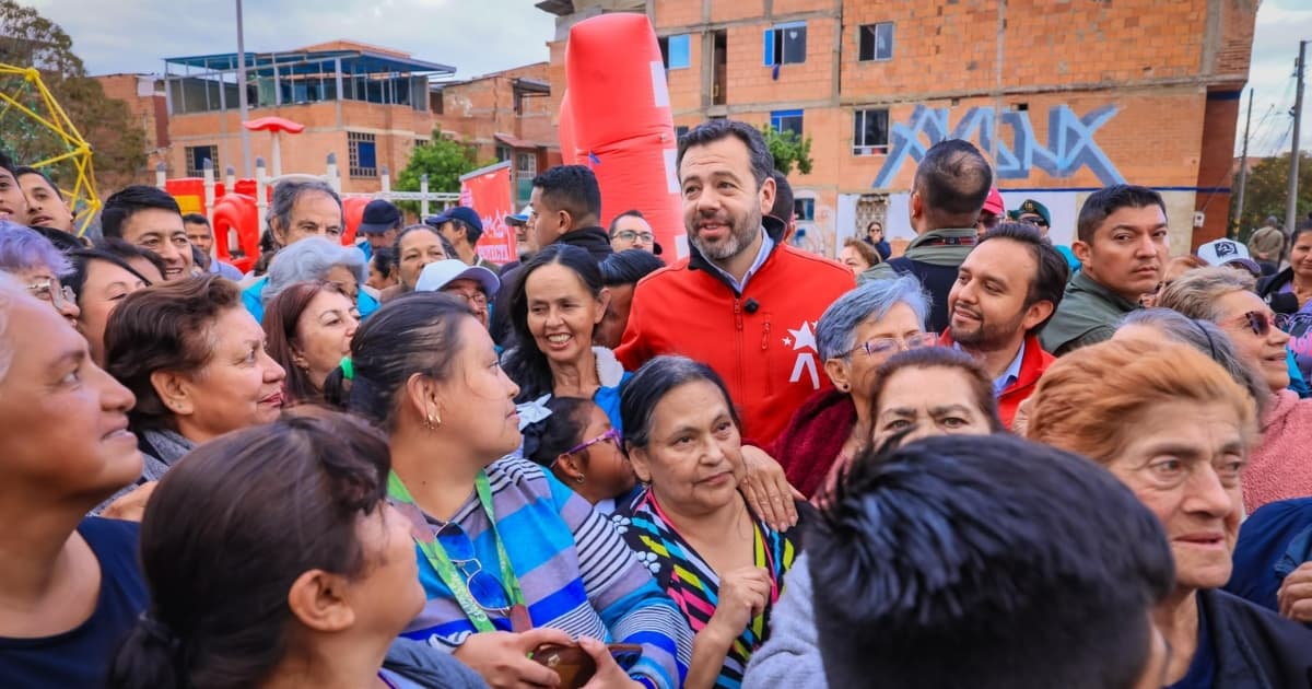Alcalde Galán con la comunidad de Bosa