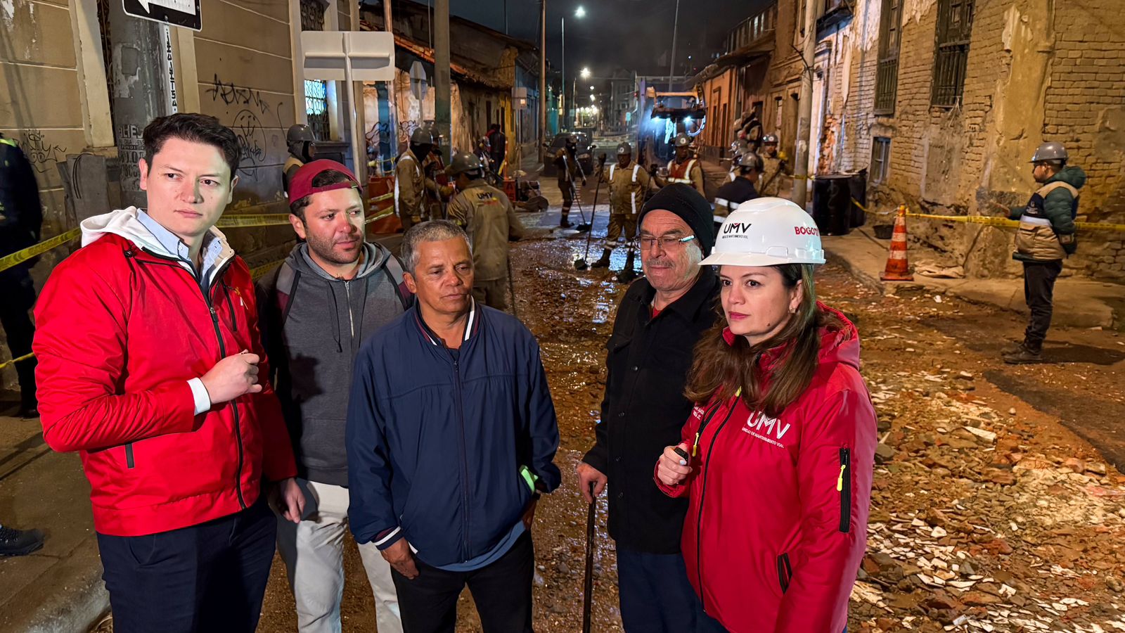 Unidad Mantenimiento Vial trabajos reparación vía Las Cruces Bogotá