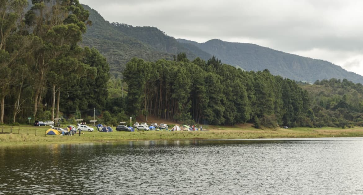 Camping en embalse El Neusa y parque Río Nuesa en Cundinamarca