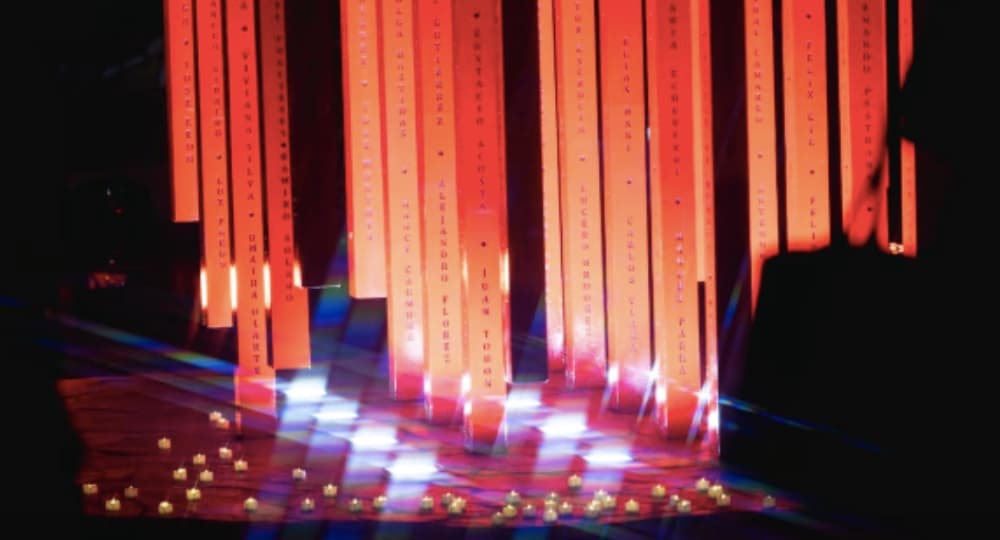 Conoce el monumento Umbral en la Biblioteca Virgilio Barco de Bogotá foto 2