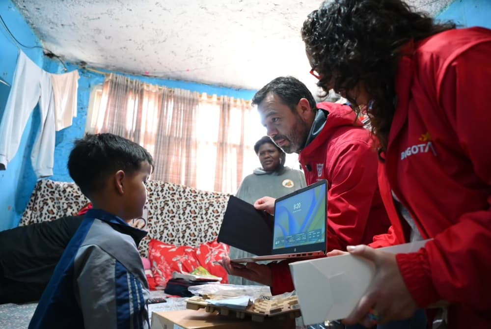 Familia de Elvia María Soto, beneficiaria de Conexión Social en Bogotá