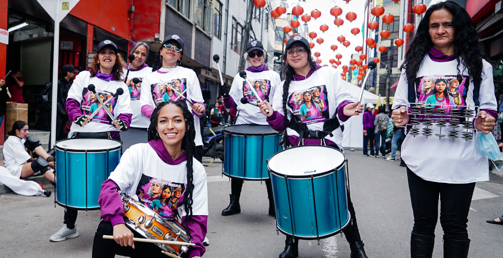 Mujeres en la batucada