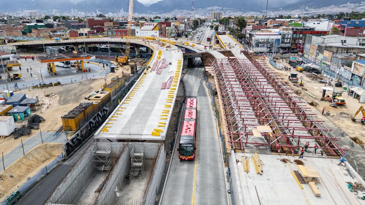 Grupo 1 av 68 Bogotá puente Venecia alcanza un 87 % de ejecución