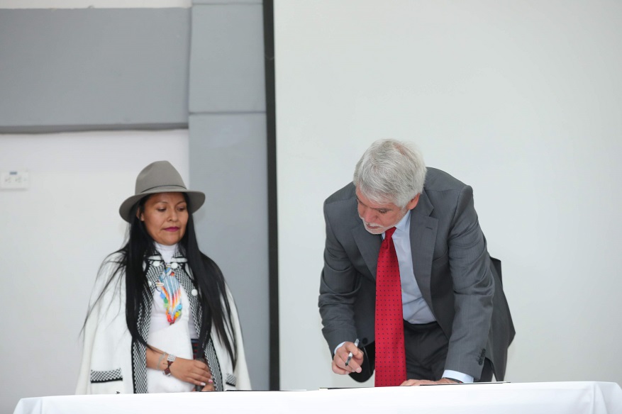 Muiscas de Bosa reciben territorio en Bogotá para viviendas - Foto: Comunicaciones Alcaldía / Diego Bauman