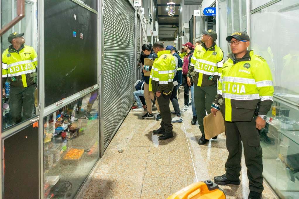 Alcalde Galán lideró operativo seguridad e inspección a bodegas Bogotá