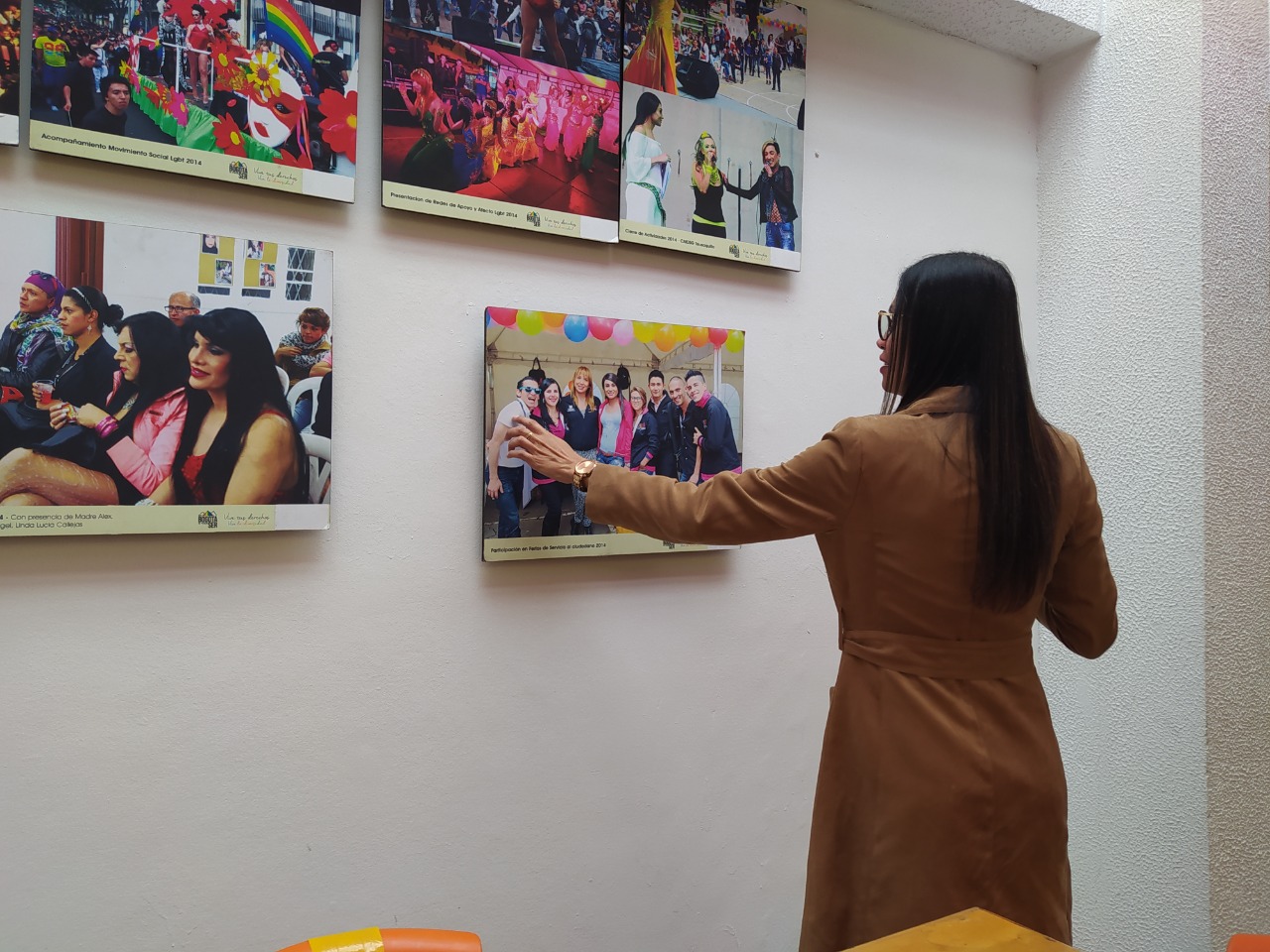 El anuncio de la alcaldesa (e) Tatiana Piñeros sobre la creación de Distrito Rojo fue hecho durante la visita al Centro de Atención Integral a la Diversidad Sexual y de Género Zona Centro CAIDSG - FOTO: Prensa Alcaldía de Los Mártires
