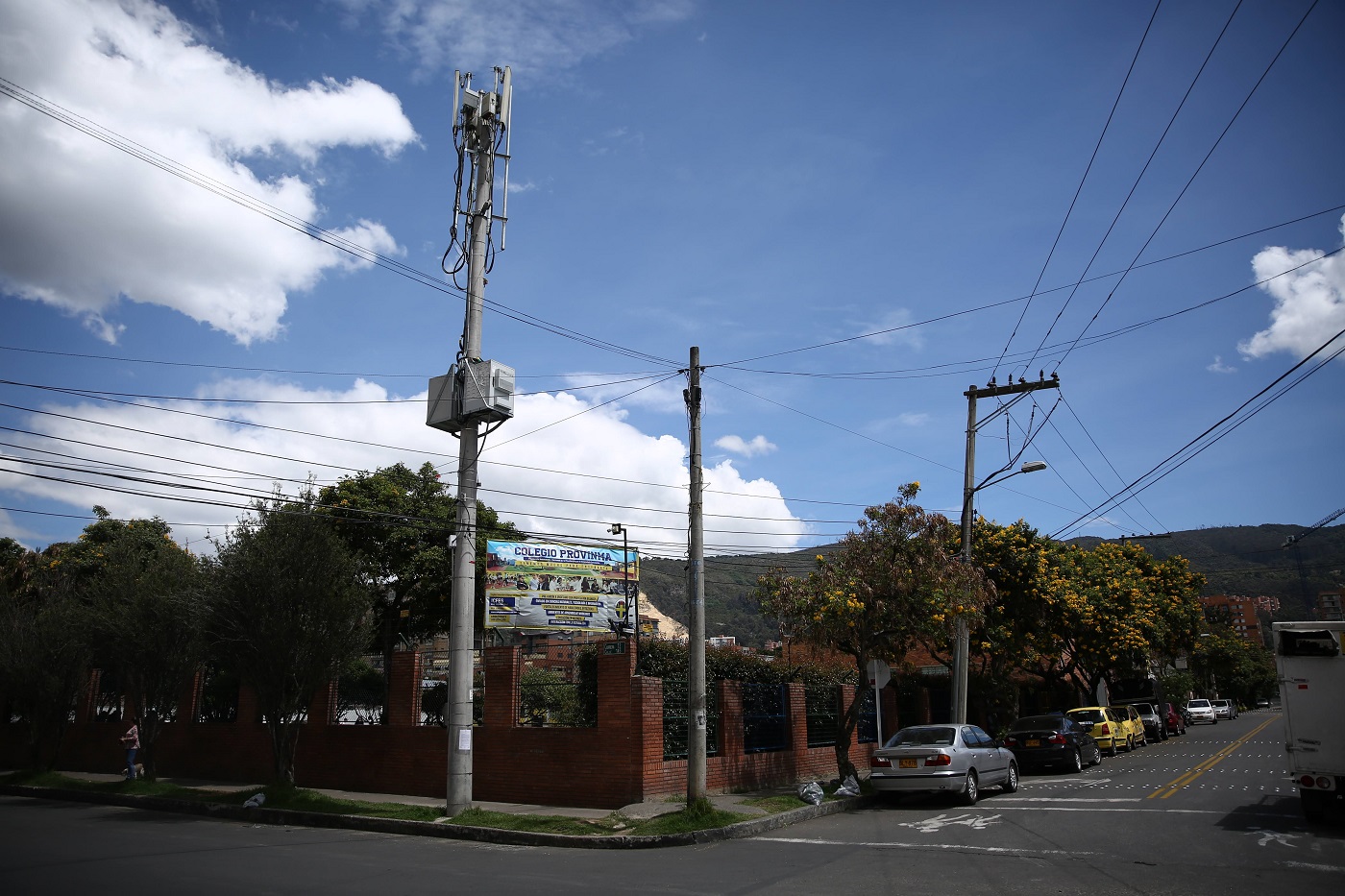 Desmonte antenas ilegales en espacio público
