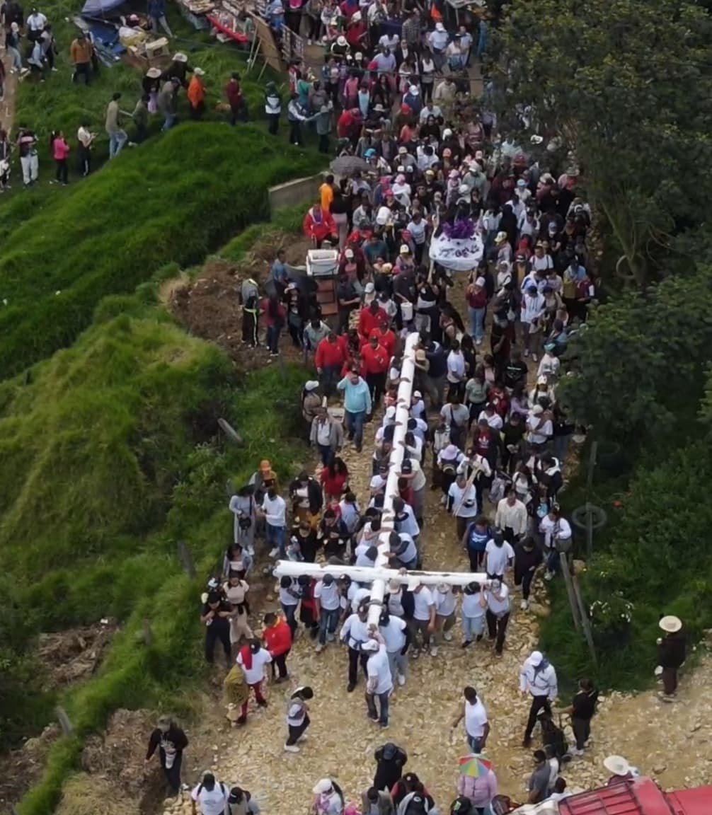 Bogotá vivió vía crucis al ‘Árbol de la Vida’ en Ciudad Bolivar 2025 foto 2